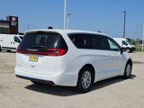 New 2025 Chrysler Pacifica Select image 3