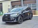 Used 2019 Toyota Highlander SE image 3