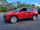 New 2025 Jeep Compass Latitude image 3