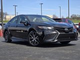Used 2023 Toyota Camry SE image 2
