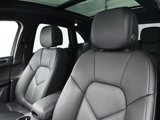 Certified 2025 Porsche Macan image 5