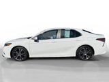 Used 2018 Toyota Camry SE image 2