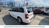 Used 2016 Chrysler Town & Country Touring image 3