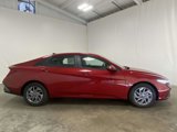 New 2024 Hyundai Elantra Blue image 3