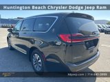 Used 2023 Chrysler Pacifica Limited image 6