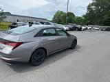 Used 2023 Hyundai Elantra SEL w/ Preferred Accessory Package image 5