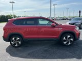 Certified 2024 Volkswagen Taos SE w/ Panoramic Sunroof Package image 4