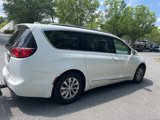 Used 2018 Chrysler Pacifica Touring-L image 3