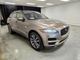 Used 2017 Jaguar F-PACE Prestige image 3