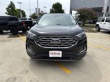 Used 2022 Ford Edge Titanium image 2