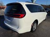 Used 2021 Chrysler Pacifica Touring image 5