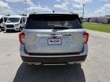Used 2022 Ford Explorer XLT w/ Equipment Group 202A image 4
