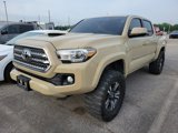 Used 2017 Toyota Tacoma TRD Sport image 3
