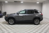 Used 2019 Jeep Cherokee Trailhawk image 4