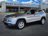 Used 2017 Jeep Cherokee Latitude w/ Cold Weather Group image 6