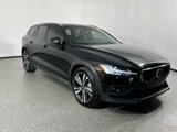 Used 2023 Volvo V60 B5 Cross Country Plus w/ Climate Package image 3