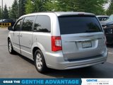 Used 2011 Chrysler Town & Country Touring image 3