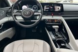 Used 2023 Hyundai Elantra Limited image 3