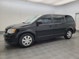 Used 2018 Dodge Grand Caravan SE w/ UConnect Hands-Free Group image 2
