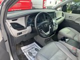 Used 2018 Toyota Sienna L image 3