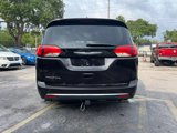 Used 2017 Chrysler Pacifica Touring-L image 4