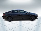 Used 2021 Hyundai Elantra SEL w/ Convenience Package image 3
