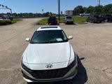Used 2021 Hyundai Elantra Limited image 2