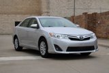 Used 2014 Toyota Camry L image 2