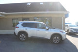 Used 2023 Nissan Rogue SV image 3