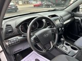 Used 2013 Kia Sorento LX w/ Convenience Pkg image 6