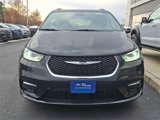 Used 2023 Chrysler Pacifica Limited image 3