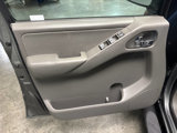 Used 2006 Nissan Frontier LE w/ (J01) Sunroof Pkg image 4