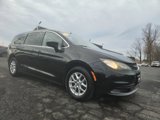 Used 2017 Chrysler Pacifica Touring image 4