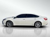 Used 2017 Toyota Avalon Limited image 3