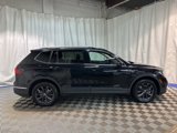 Certified 2022 Volkswagen Tiguan SE w/ Panoramic Sunroof Package image 3