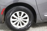 Used 2017 Chrysler Pacifica Touring-L image 6