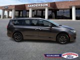 Used 2019 Chrysler Pacifica Limited w/ Advanced Safetytec Group image 2
