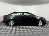 Used 2022 Toyota Corolla LE image 4