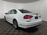 Used 2018 Volkswagen Passat 2.0T R-Line w/ R-Line Lighting Package image 5