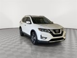 Used 2017 Nissan Rogue SL image 2