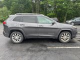 Used 2018 Jeep Cherokee Overland image 2