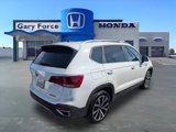 Used 2024 Volkswagen Taos SE image 2