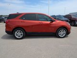 Used 2020 Chevrolet Equinox LS image 2