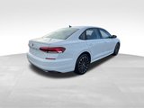 Used 2022 Volkswagen Passat 2.0T image 5