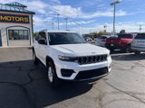Used 2023 Jeep Grand Cherokee Laredo image 4