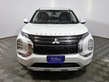 Used 2022 Mitsubishi Outlander SE image 3