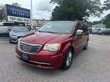Used 2014 Chrysler Town & Country Touring-L w/ Driver Convenience Group image 3