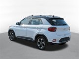 Used 2022 Hyundai Venue Limited image 4