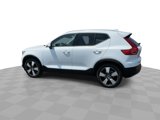 Used 2022 Volvo XC40 T5 Momentum image 6