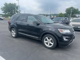 Used 2017 Ford Explorer XLT w/ Equipment Group 202A image 3